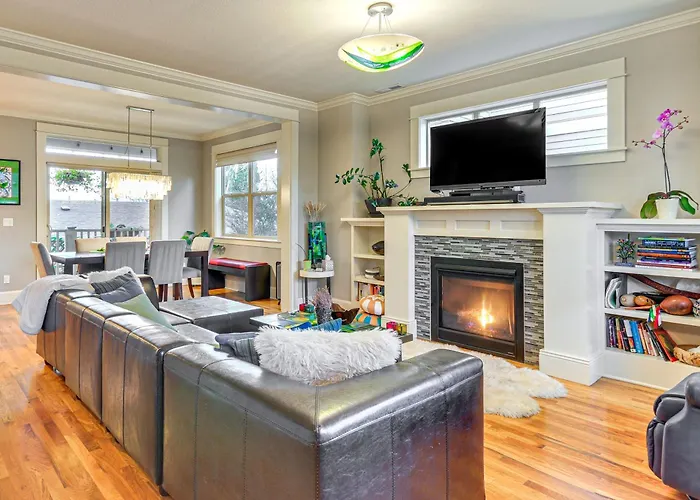 Cozy Modern Craftsman In North Portland